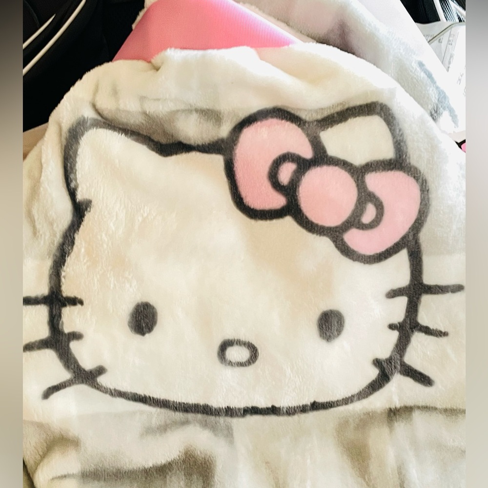 Hello Kitty Throw Blanket